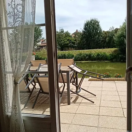 Marais Poitevin Nature Et Serein Vue Imprenable Sur La Riviere Calme Absolu Ideal Pour Familles Couples Voyageurs * La Taillee