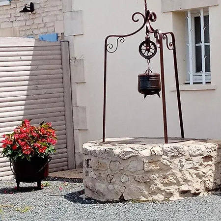 بيت للعطل Marais Poitevin Nature Et Serein Vue Imprenable Sur La Riviere Calme Absolu Ideal Pour Familles Couples Voyageurs La Taillee