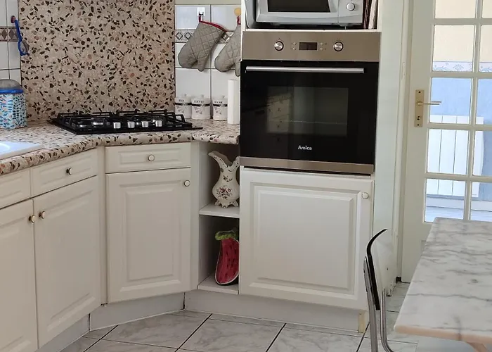 Marais Poitevin Nature Et Serein Vue Imprenable Sur La Riviere Calme Absolu Ideal Pour Familles Couples Voyageurs * La Taillee