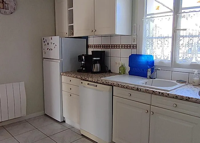 Marais Poitevin Nature Et Serein Vue Imprenable Sur La Riviere Calme Absolu Ideal Pour Familles Couples Voyageurs