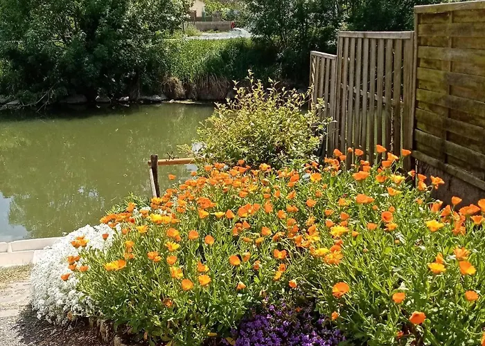 Marais Poitevin Nature Et Serein Vue Imprenable Sur La Riviere Calme Absolu Ideal Pour Familles Couples Voyageurs Prázdninový dům *