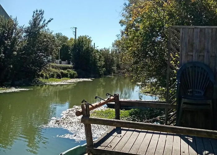 Prázdninový dům Marais Poitevin Nature Et Serein Vue Imprenable Sur La Riviere Calme Absolu Ideal Pour Familles Couples Voyageurs