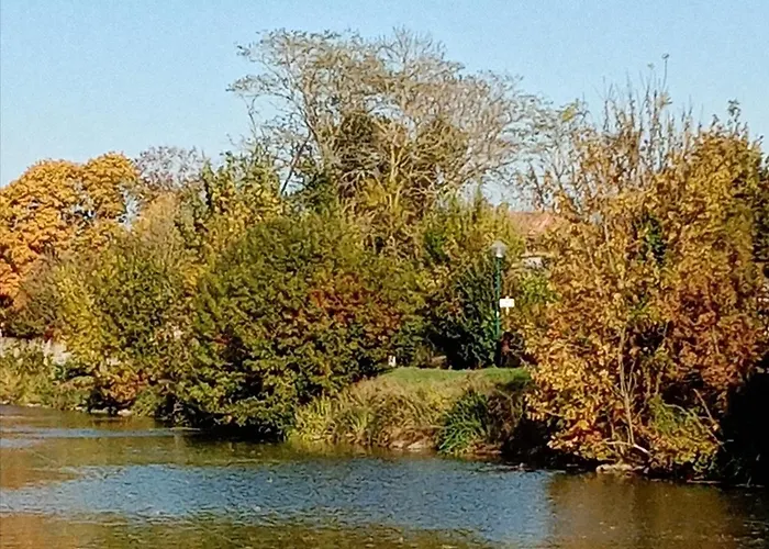 Marais Poitevin Nature Et Serein Vue Imprenable Sur La Riviere Calme Absolu Ideal Pour Familles Couples Voyageurs Prázdninový dům La Taillee